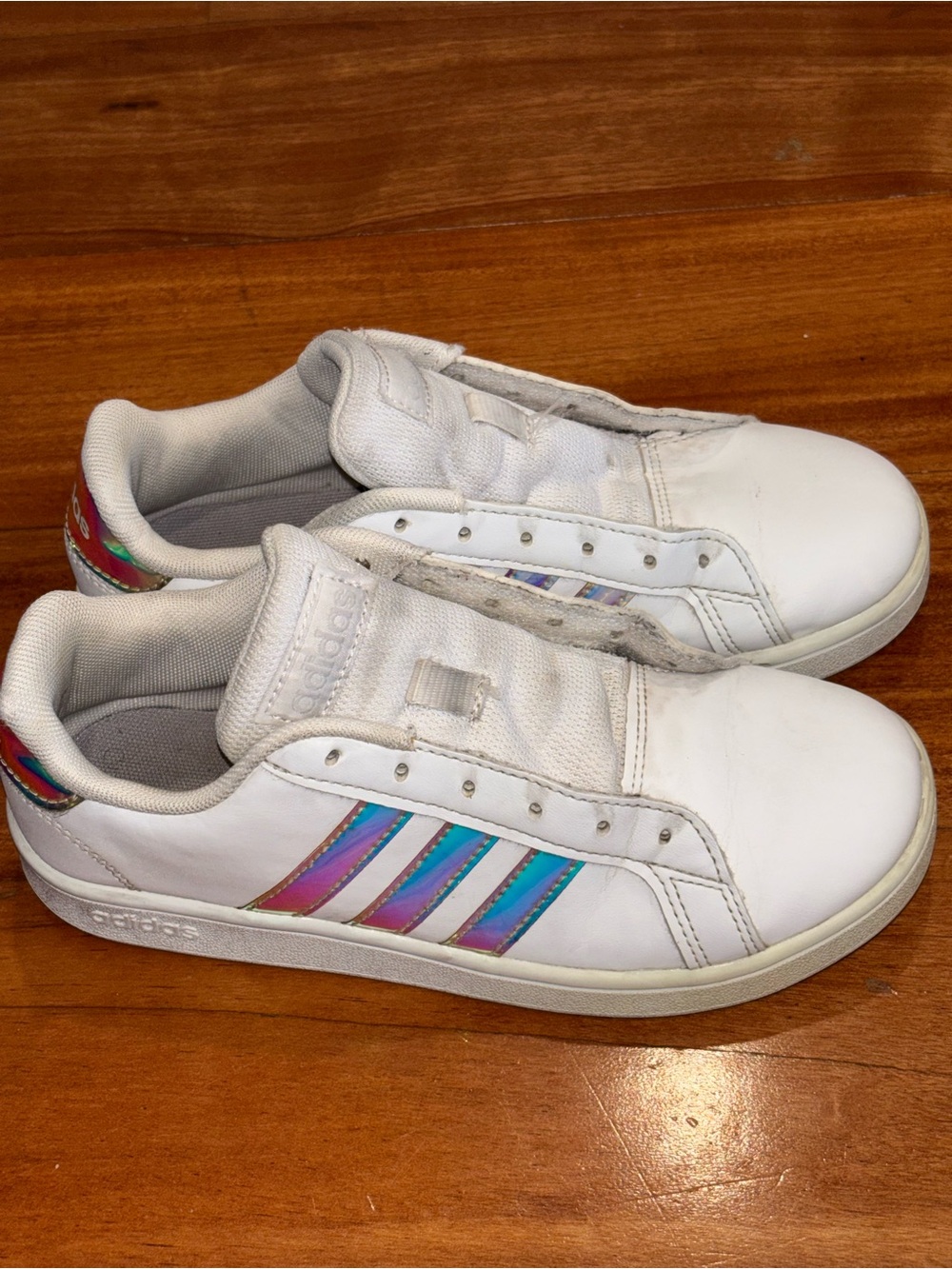 Adidas Kids White Sneakers with Iridescent Stripes size 2